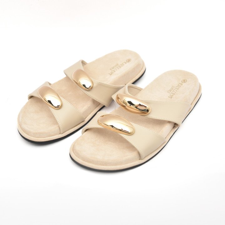 Mules Chic à Détails Métalliques