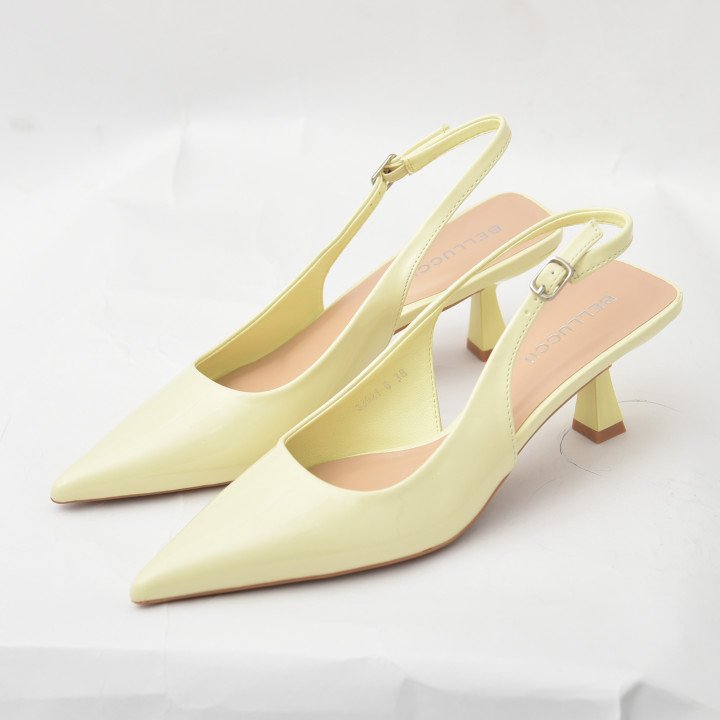 Escarpin slingback élégant à bout pointu et talon moyen