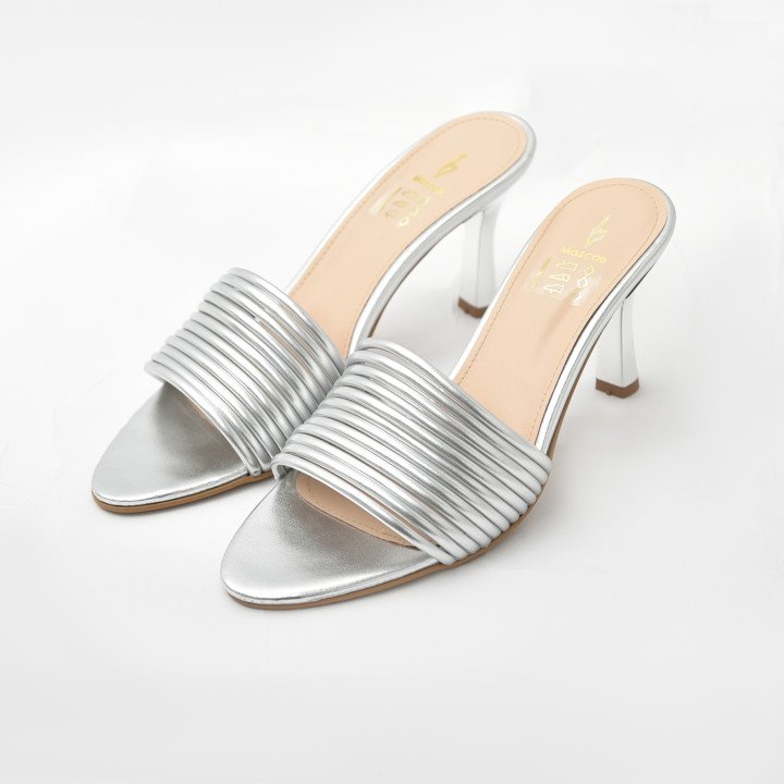 Mule à talon élégante à bride texturée